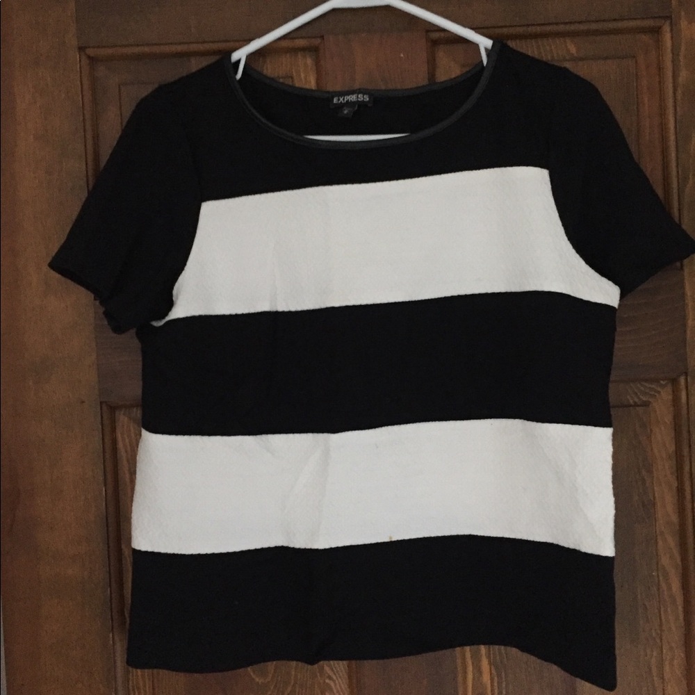 Short sleeve top